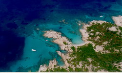 Spiaggia bianca vista dall'aereo